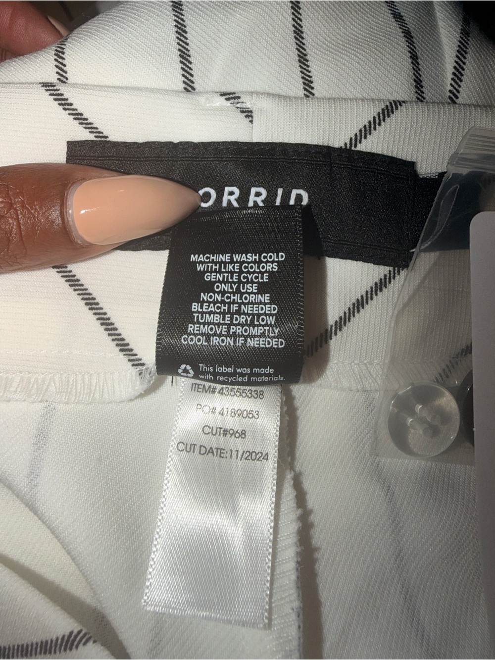 Torrid Super High-Rise Tailored Short - Picture 6 of 9